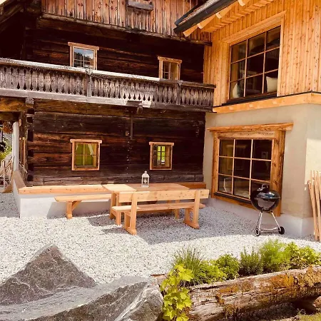 Seppkeusche - Historisches Mit Zirbensauna Und Hotpot 木屋 *