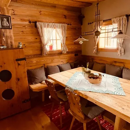 Seppkeusche - Historisches Mit Zirbensauna Und Hotpot Alpesi faház Turracher Höhe