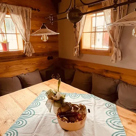 Alpesi faház Seppkeusche - Historisches Mit Zirbensauna Und Hotpot *