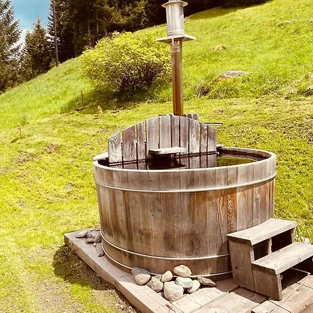 Alpesi faház Seppkeusche - Historisches Mit Zirbensauna Und Hotpot Turracher Höhe